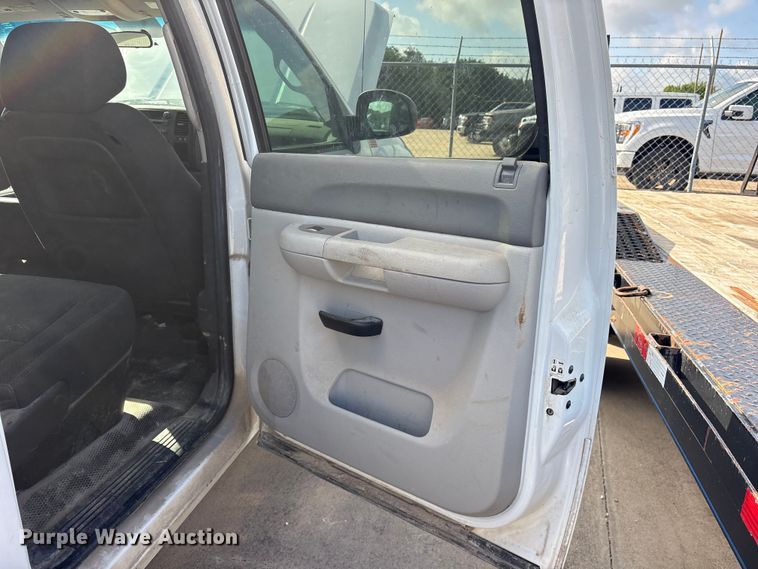 image for item ET2264 2013 Chevrolet Silverado 1500 Crew Cab pickup truck