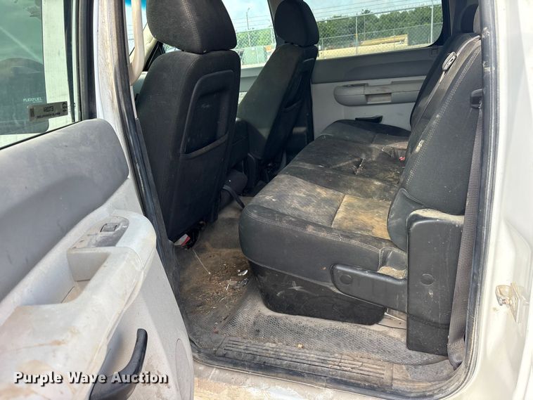 image for item ET2264 2013 Chevrolet Silverado 1500 Crew Cab pickup truck
