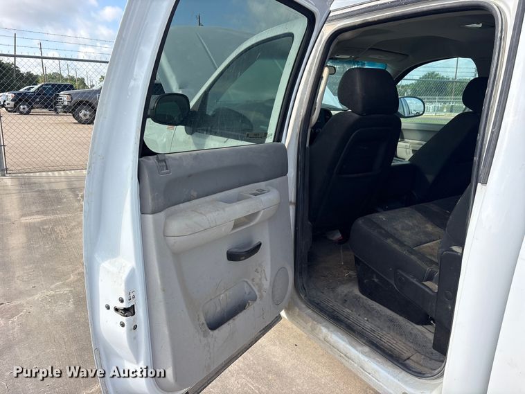 image for item ET2264 2013 Chevrolet Silverado 1500 Crew Cab pickup truck