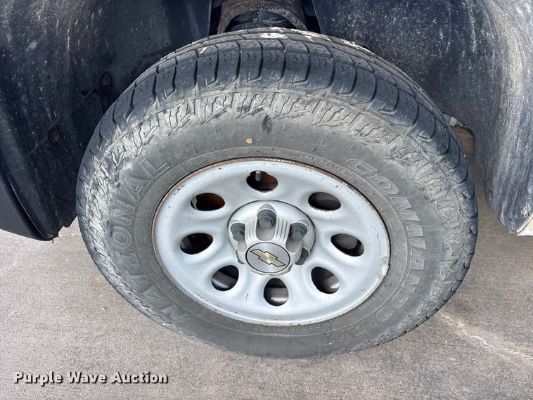 image for item ET2264 2013 Chevrolet Silverado 1500 Crew Cab pickup truck