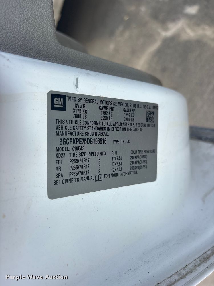 image for item ET2264 2013 Chevrolet Silverado 1500 Crew Cab pickup truck