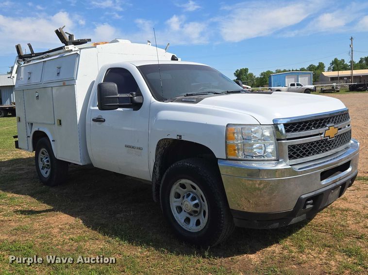 image for item ET5029 2012 Chevrolet Silverado 3500HD utility bed pickup truck
