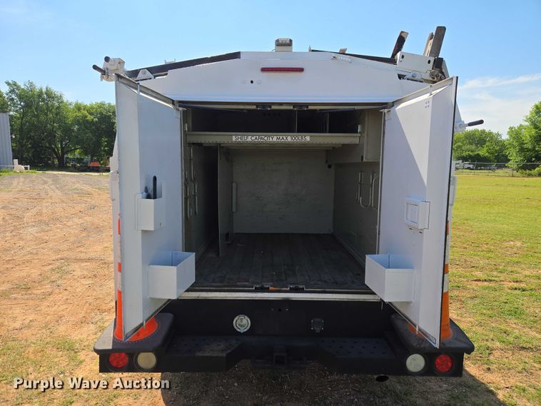image for item ET5029 2012 Chevrolet Silverado 3500HD utility bed pickup truck