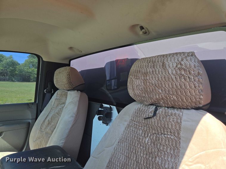 image for item ET5029 2012 Chevrolet Silverado 3500HD utility bed pickup truck
