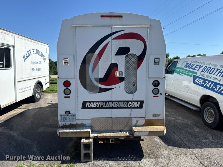 image for item ET6343 2010 Ford E350 Super Duty utility van