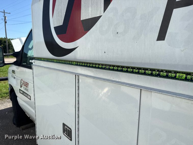 image for item ET6343 2010 Ford E350 Super Duty utility van