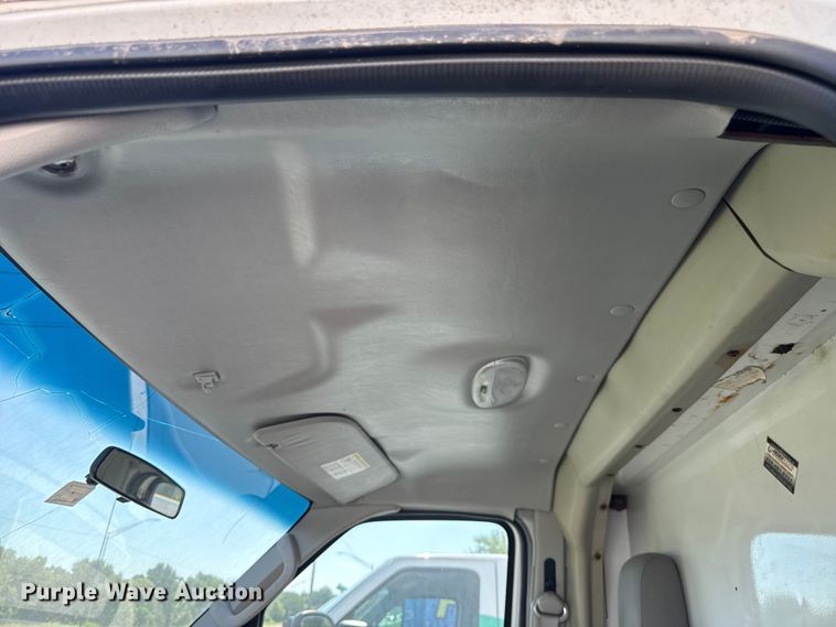 image for item ET6343 2010 Ford E350 Super Duty utility van