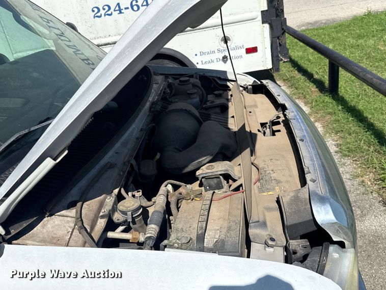 image for item ET6343 2010 Ford E350 Super Duty utility van
