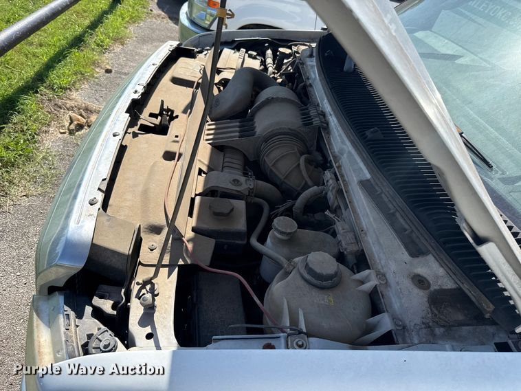 image for item ET6343 2010 Ford E350 Super Duty utility van