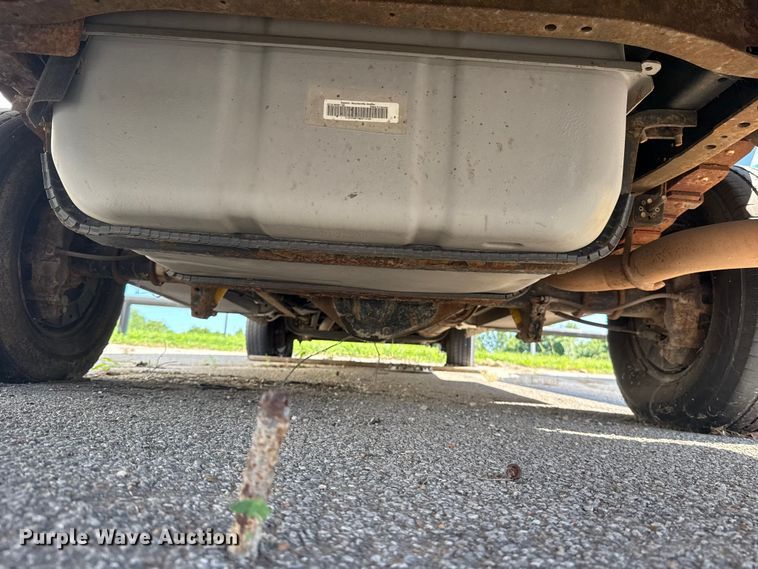 image for item ET6343 2010 Ford E350 Super Duty utility van