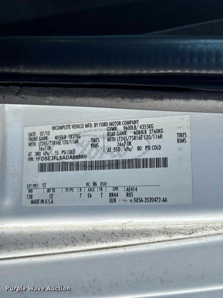 image for item ET6343 2010 Ford E350 Super Duty utility van