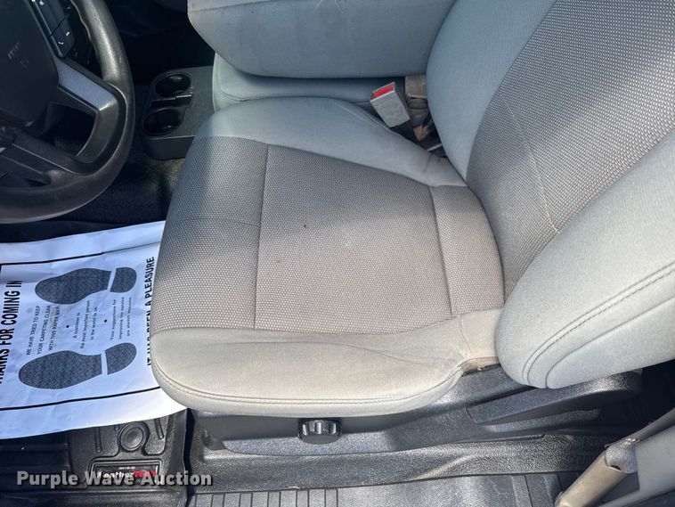 image for item ET6372 2019 Ford F250 Super Duty Ext. Cab pickup truck