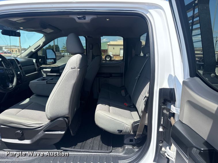 image for item ET6372 2019 Ford F250 Super Duty Ext. Cab pickup truck