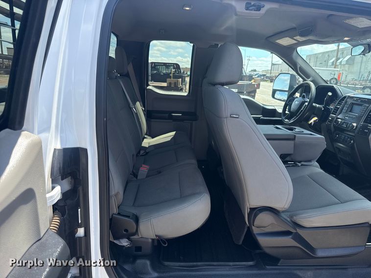 image for item ET6372 2019 Ford F250 Super Duty Ext. Cab pickup truck