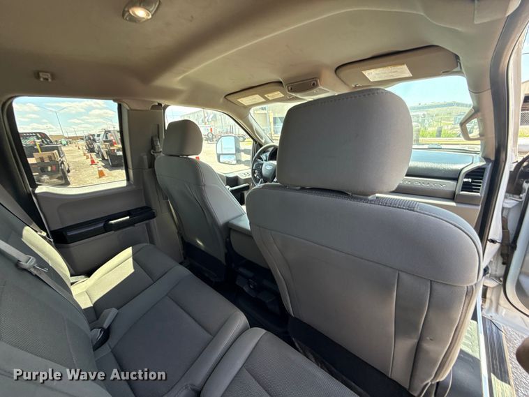 image for item ET6372 2019 Ford F250 Super Duty Ext. Cab pickup truck