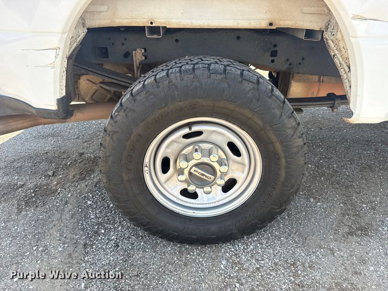 image for item ET6372 2019 Ford F250 Super Duty Ext. Cab pickup truck