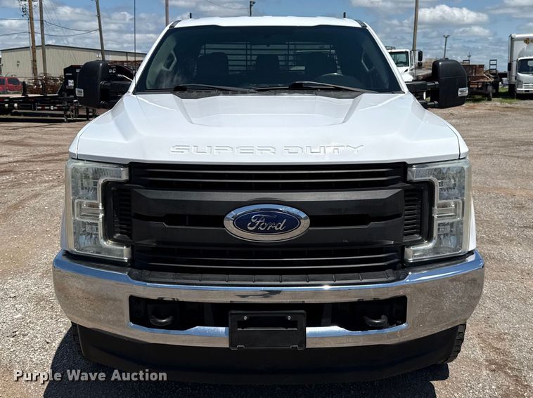 image for item ET6373 2017 Ford F250 Super Duty Ext. Cab pickup truck