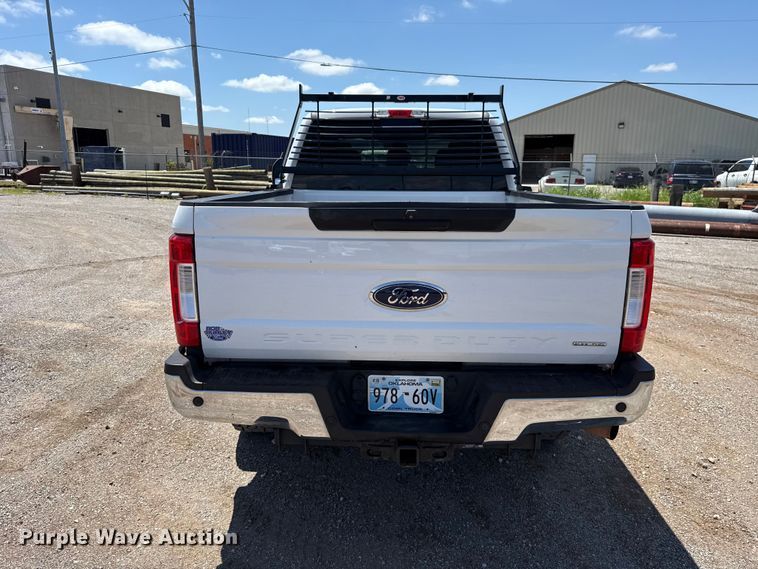 image for item ET6373 2017 Ford F250 Super Duty Ext. Cab pickup truck
