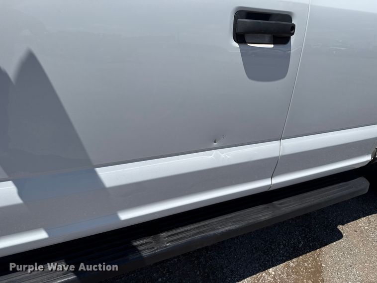 image for item ET6373 2017 Ford F250 Super Duty Ext. Cab pickup truck
