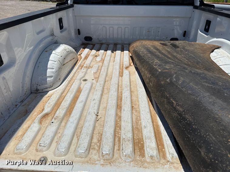 image for item ET6373 2017 Ford F250 Super Duty Ext. Cab pickup truck