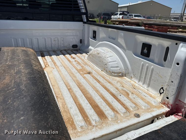 image for item ET6373 2017 Ford F250 Super Duty Ext. Cab pickup truck