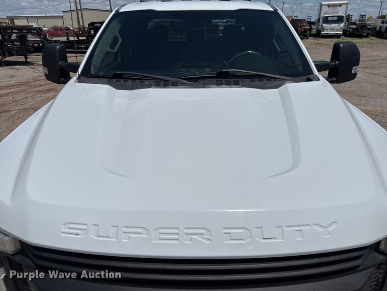 image for item ET6373 2017 Ford F250 Super Duty Ext. Cab pickup truck