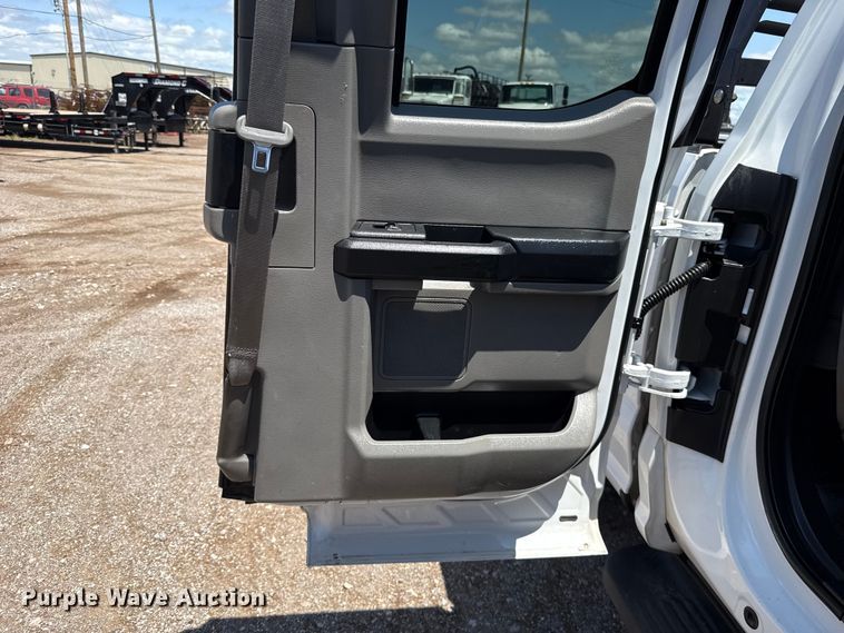 image for item ET6373 2017 Ford F250 Super Duty Ext. Cab pickup truck