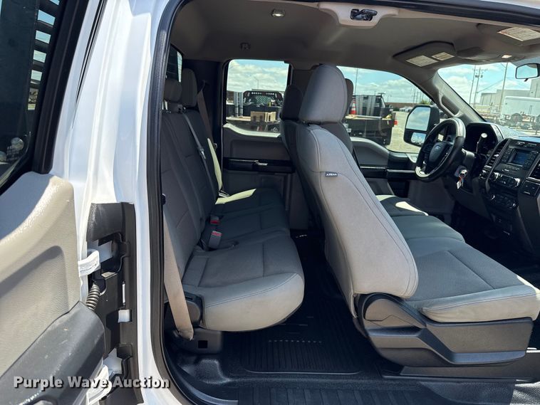 image for item ET6373 2017 Ford F250 Super Duty Ext. Cab pickup truck