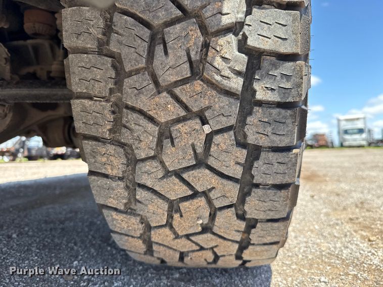 image for item ET6373 2017 Ford F250 Super Duty Ext. Cab pickup truck