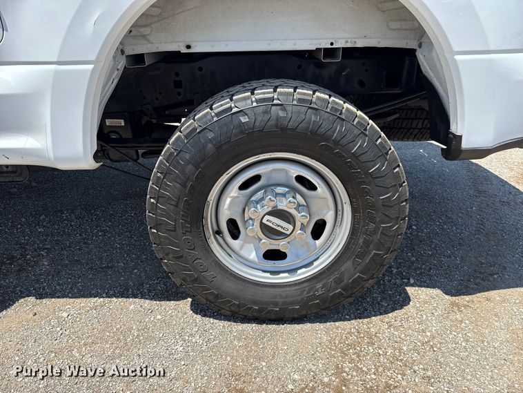 image for item ET6373 2017 Ford F250 Super Duty Ext. Cab pickup truck