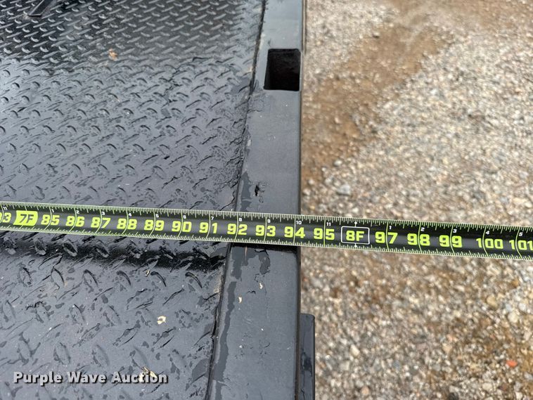 image for item ET6377 2017 Ford F550 Super Duty flatbed truck