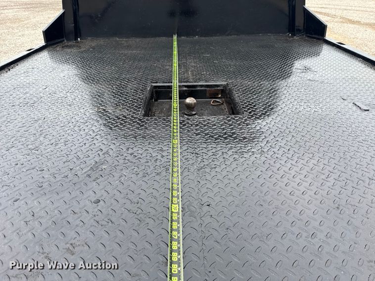 image for item ET6377 2017 Ford F550 Super Duty flatbed truck