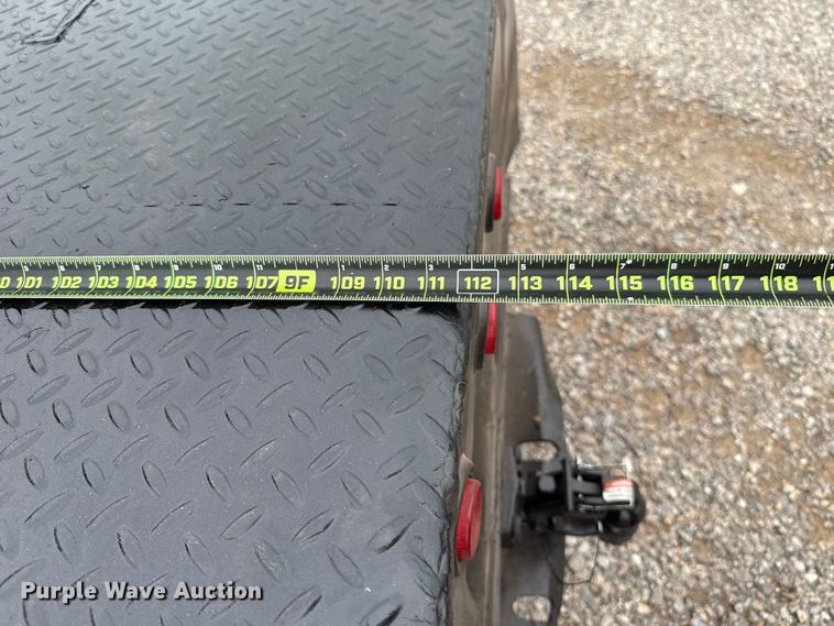 image for item ET6377 2017 Ford F550 Super Duty flatbed truck