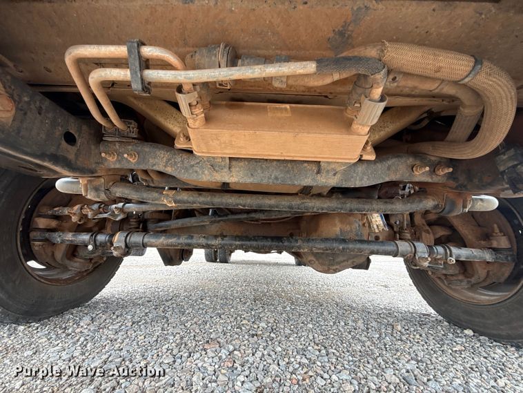 image for item ET6377 2017 Ford F550 Super Duty flatbed truck
