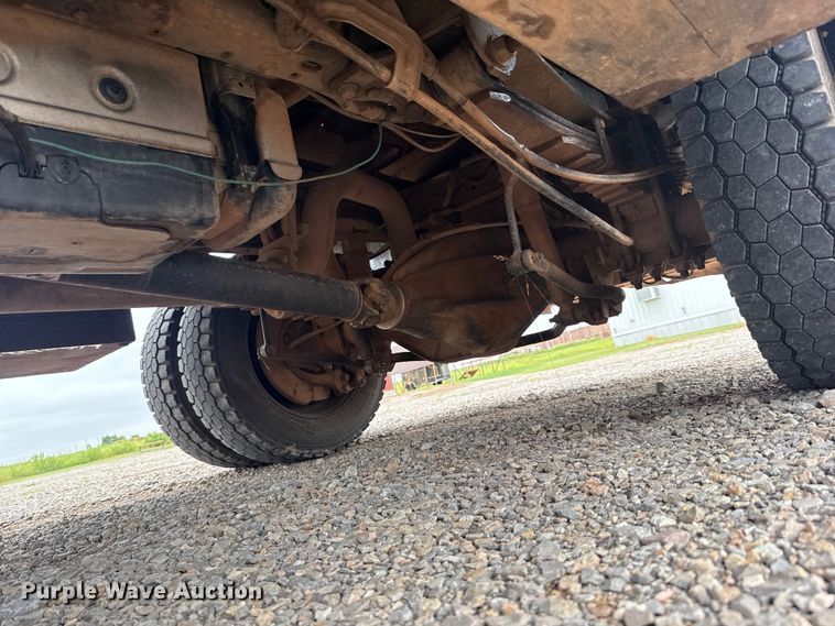 image for item ET6377 2017 Ford F550 Super Duty flatbed truck