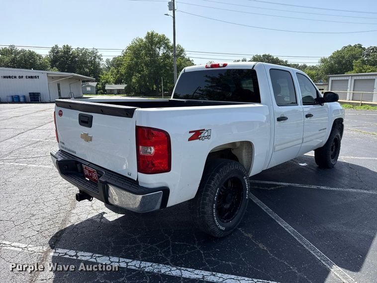 image for item ET6402 2011 Chevrolet Silverado 1500 Crew Cab pickup truck