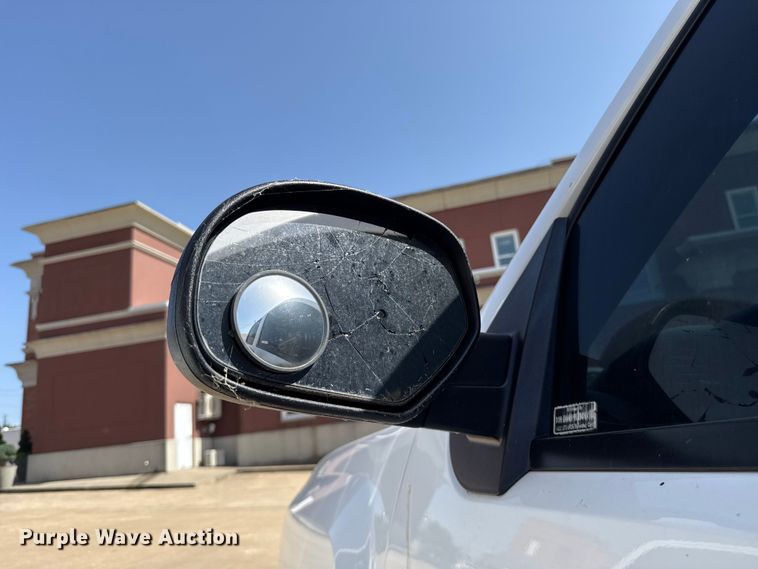 image for item ET6402 2011 Chevrolet Silverado 1500 Crew Cab pickup truck