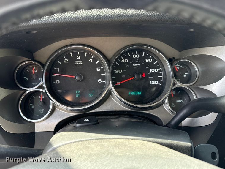 image for item ET6402 2011 Chevrolet Silverado 1500 Crew Cab pickup truck