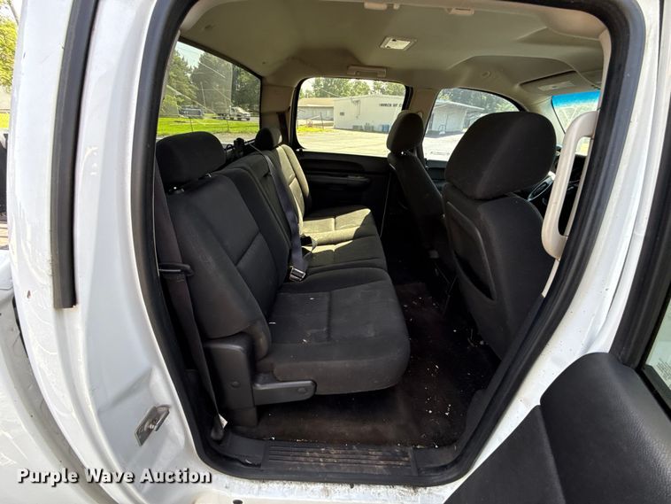 image for item ET6402 2011 Chevrolet Silverado 1500 Crew Cab pickup truck