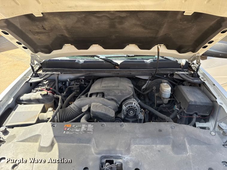 image for item ET6402 2011 Chevrolet Silverado 1500 Crew Cab pickup truck