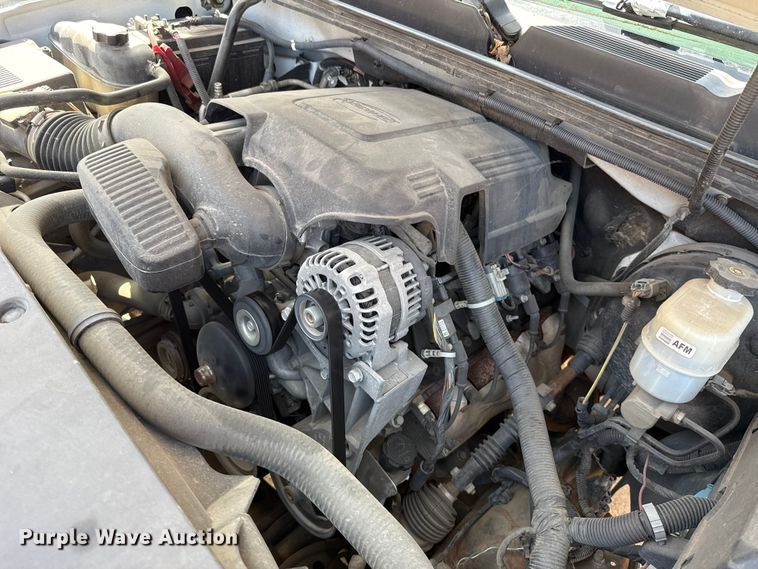 image for item ET6402 2011 Chevrolet Silverado 1500 Crew Cab pickup truck