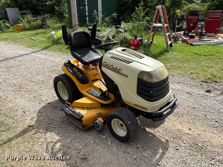image for item ET6419 2006 Cub Cadet GT1554 lawn mower