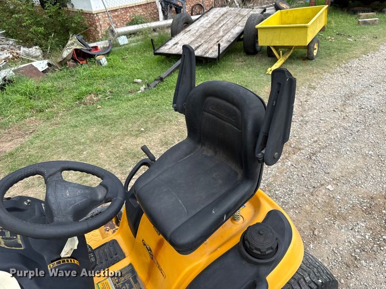image for item ET6419 2006 Cub Cadet GT1554 lawn mower