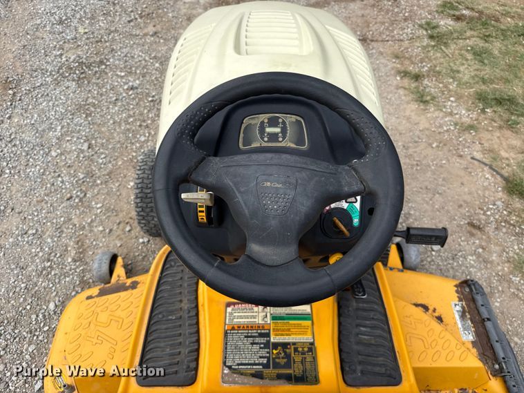 image for item ET6419 2006 Cub Cadet GT1554 lawn mower