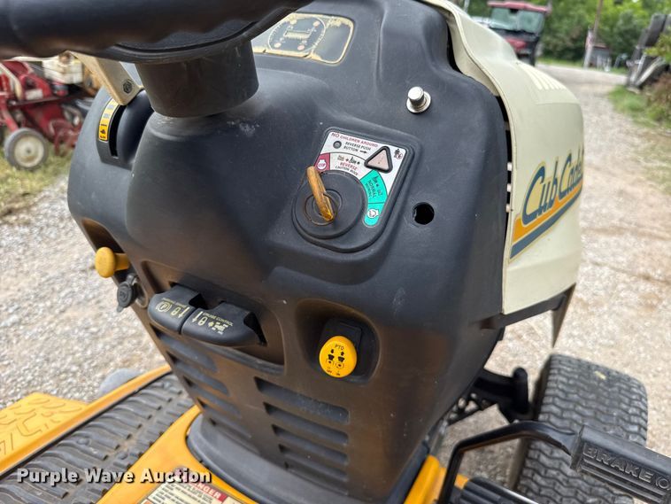image for item ET6419 2006 Cub Cadet GT1554 lawn mower