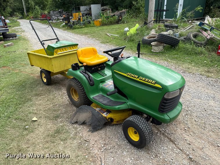 image for item ET6420 John Deere LT133 lawn mower