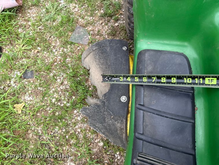 image for item ET6420 John Deere LT133 lawn mower