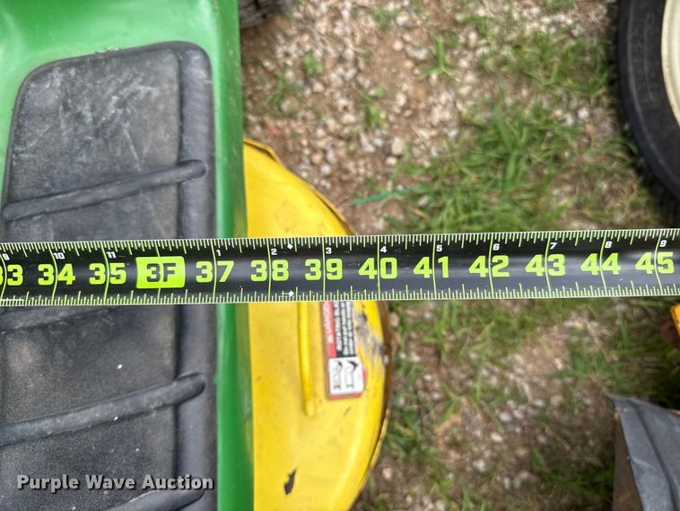 image for item ET6420 John Deere LT133 lawn mower