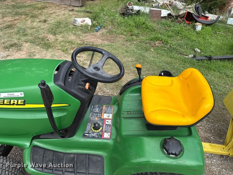image for item ET6420 John Deere LT133 lawn mower