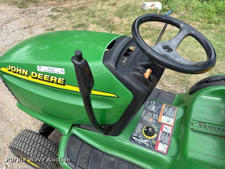 image for item ET6420 John Deere LT133 lawn mower